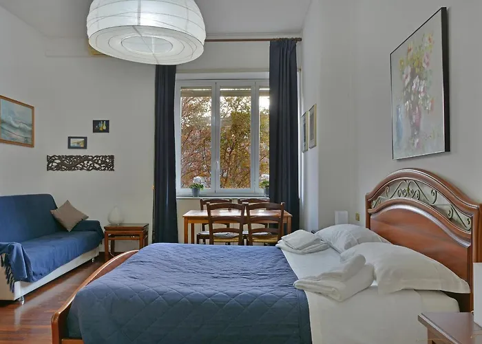 לינה וארוחת בוקר Elion 4*